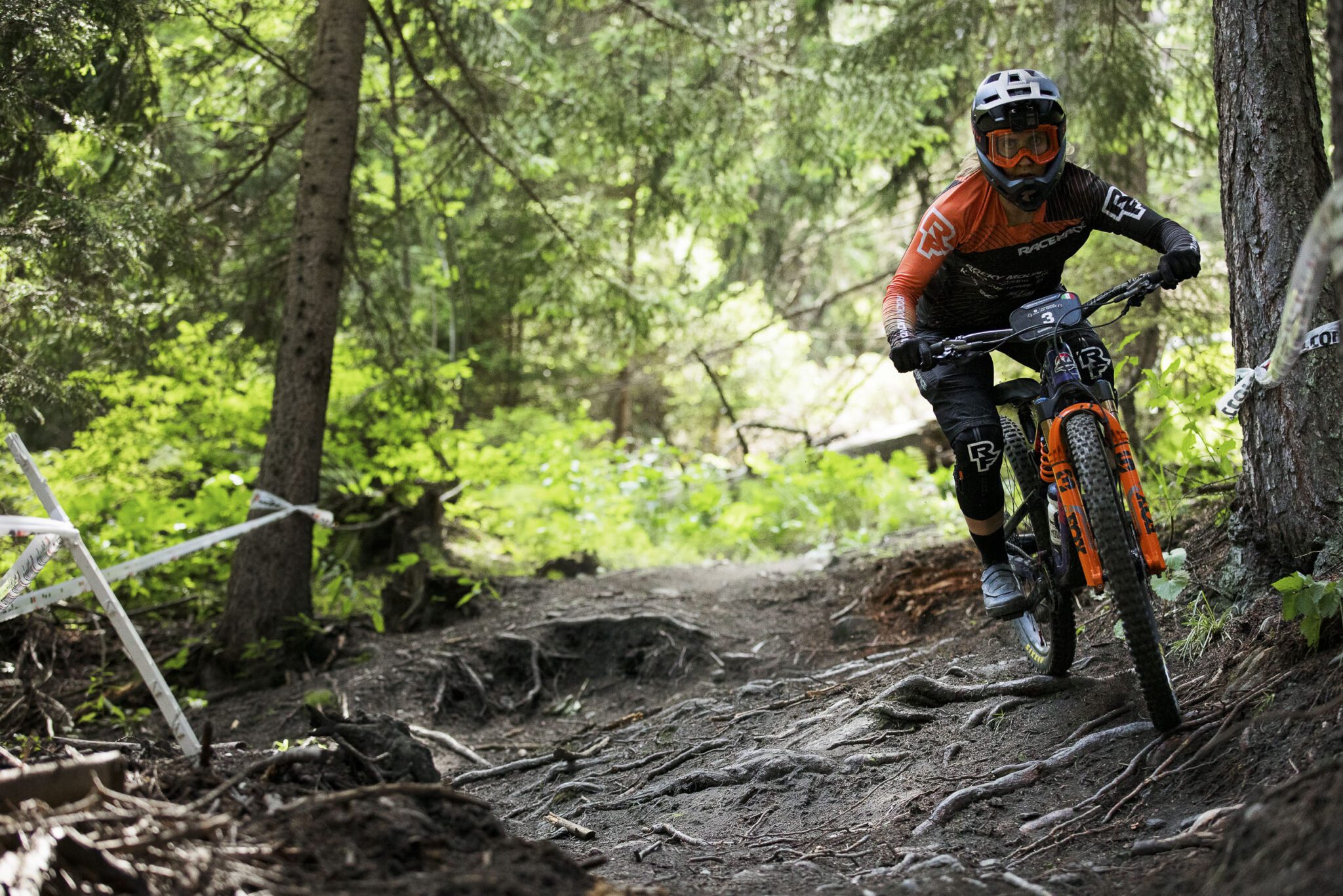 Why is the Enduro World Series So Exciting to Watch Right Now? Rounds 3 and 4 Recap